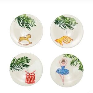 Vietri nutcracker canapé Plates with Holiday Designs